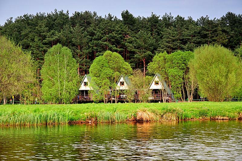 Wawrzkowizna Hotel Rzasawa Exterior photo